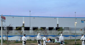 Desallotgen part de l’assentament del carrer 2 de la Zona Franca per presència de rates