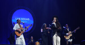 Serrat rep el Premi d’Honor Ràdio Barcelona: “Sense la ràdio la meva vida hauria anat d’una altra manera”