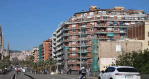 Barcelona rehabilitarà el pont de Marina, el viaducte de Vallcarca i les façanes del parc del Clot