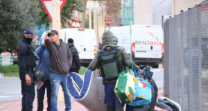 Identifiquen 75 persones en el dispositiu per desallotjar l’assentament del carrer 2 de la Zona Franca
