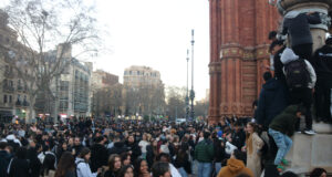 La trobada de ‘therians’ a l’Arc de Triomf acaba amb aldarulls i quatre detinguts per desordres públics