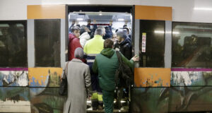 Renfe calcula que han sortit un 42% dels trens de serveis mínims previstos per aquest dilluns al matí a Rodalies