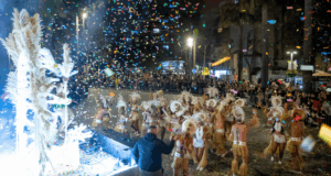 El Carnaval de Castelldefels escalfa motors amb un intens programa d’activitats