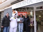Cinc nous establiments s’uneixen al programa Pet Friendly a Castelldefels