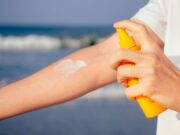 Els espanyols compren protecció solar cada vegada més aviat