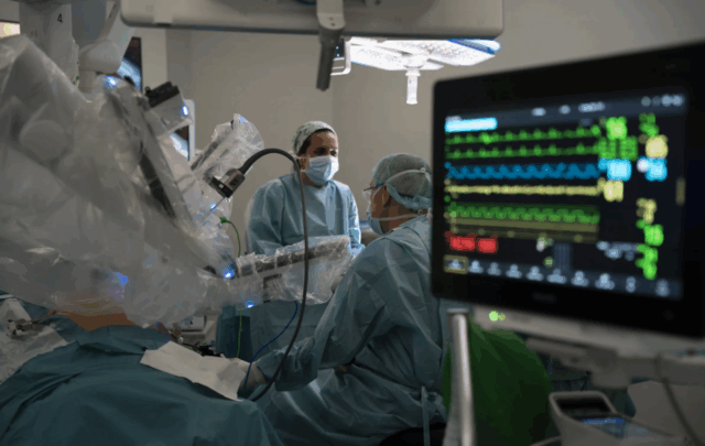 Primeres operacions de cirurgia robòtica a l’Hospital de Viladecans. Foto: Ajuntament de Castelldefels